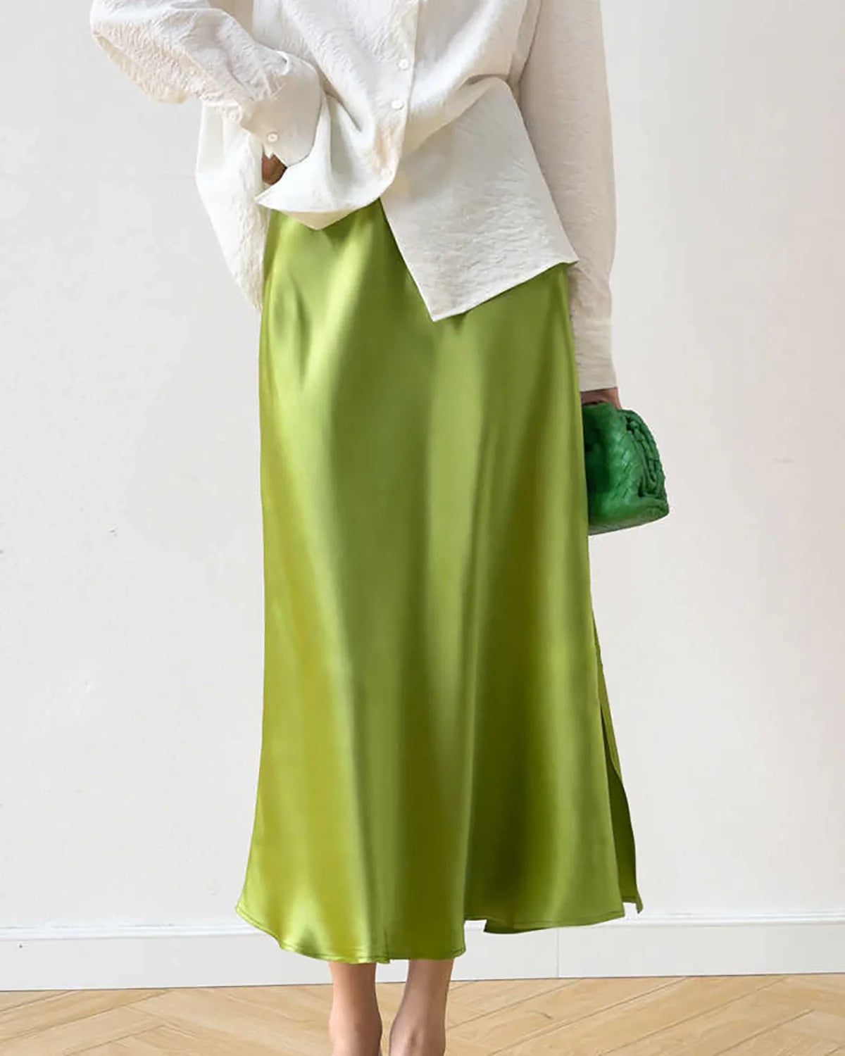 22 Momme Silk Midi Skirt